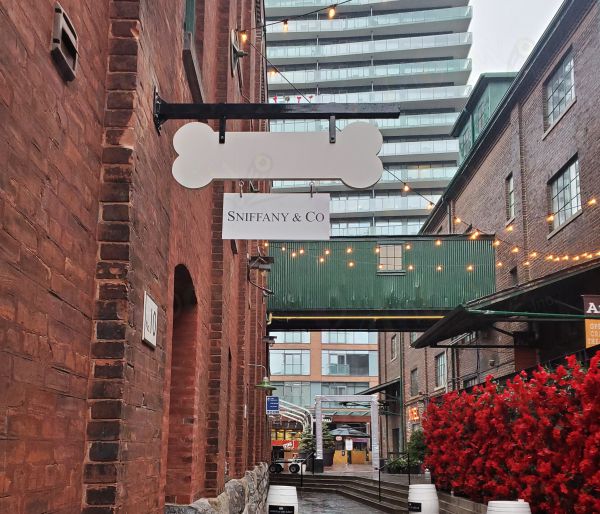 Custom Shape Blade Signs